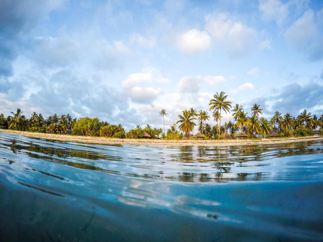 Emayani Beach Lodge Pangani Екстер'єр фото